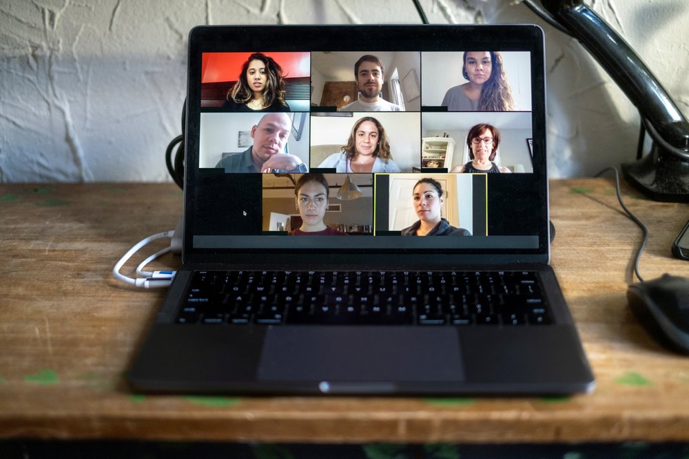 virtualna novinarska konferenca